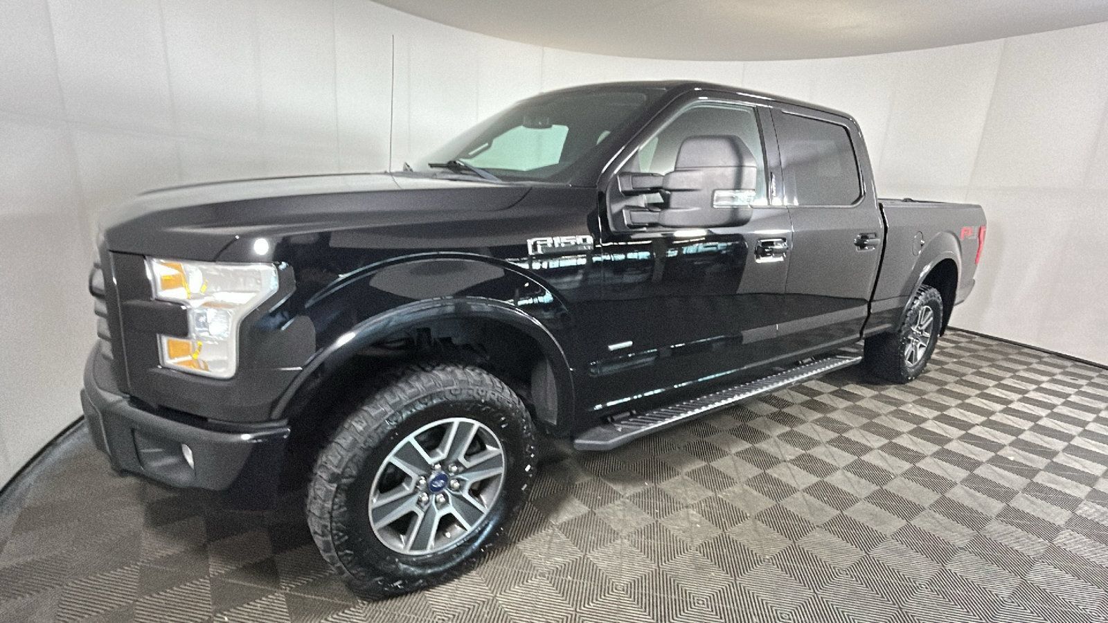 Used 2016 Ford F150 XLT w/ Equipment Group 302A Luxury AWD/4WD image 7
