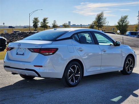 Used 2024 Nissan Sentra SV image 7