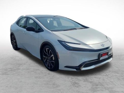 Certified 2023 Toyota Prius Prime FWD image 3