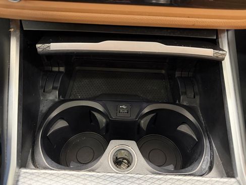 Used 2023 BMW 330i xDrive Sedan w/ M Sport Package image 9