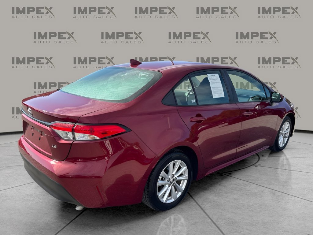 Used 2025 Toyota Corolla LE w/ LE Premium Package FWD image 5