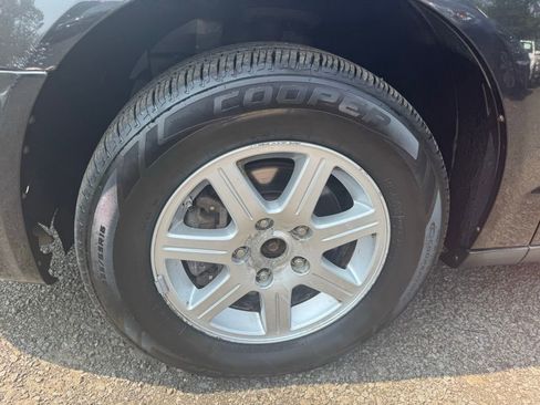 Used 2010 Chrysler Town & Country LX image 25