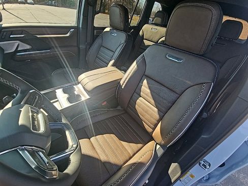 New 2026 GMC Acadia Denali Ultimate image 14