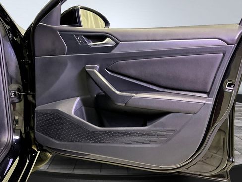 Used 2024 Volkswagen Jetta SE image 27