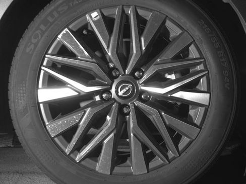 Used 2025 Nissan Altima 2.5 SV image 13