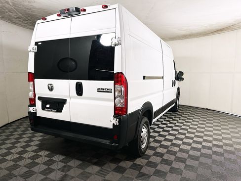 Used 2023 RAM ProMaster 2500 FWD image 3