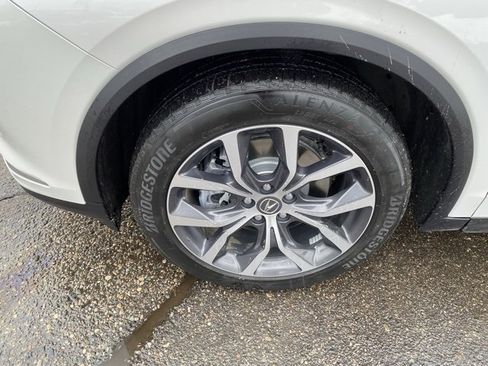 Used 2023 Acura MDX SH-AWD w/ Technology Package image 13