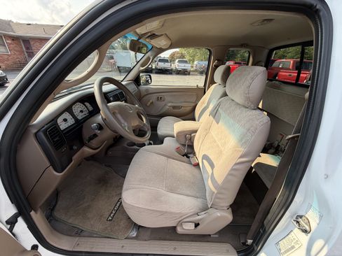 Used 2003 Toyota Tacoma 2WD Xtracab w/ SR5 Pkg image 10