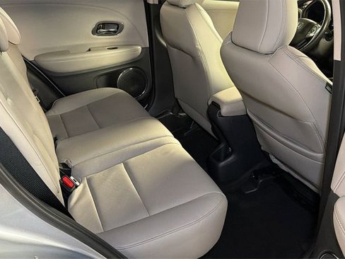 Used 2019 Honda HR-V Touring image 12