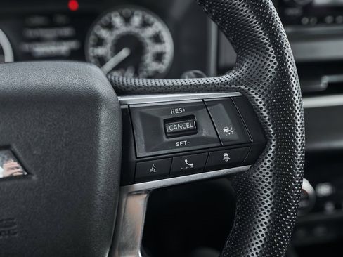 Used 2023 Mitsubishi Outlander SE image 33