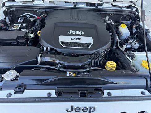 Used 2018 Jeep Wrangler Unlimited Sport S AWD/4WD image 21