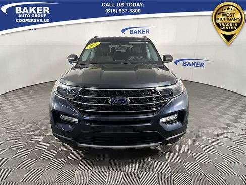 Used 2022 Ford Explorer XLT w/ Equipment Group 202A image 3