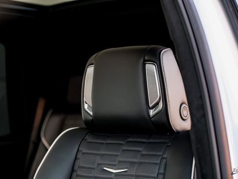 Used 2025 Cadillac Escalade V image 37