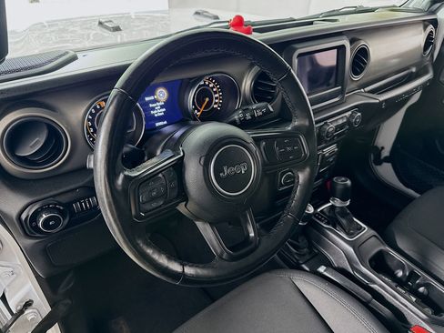 Used 2022 Jeep Wrangler Unlimited Sport AWD/4WD image 11