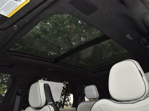 New 2026 Lincoln Aviator Black Label w/ Jet Appearance Package AWD/4WD image 33