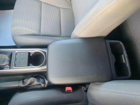 Used 2020 Toyota Tacoma SR5 AWD/4WD image 21