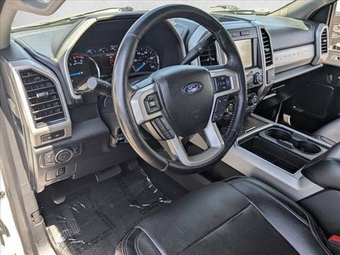 Used 2019 Ford F250 Lariat w/ Lariat Value Package AWD/4WD image 9