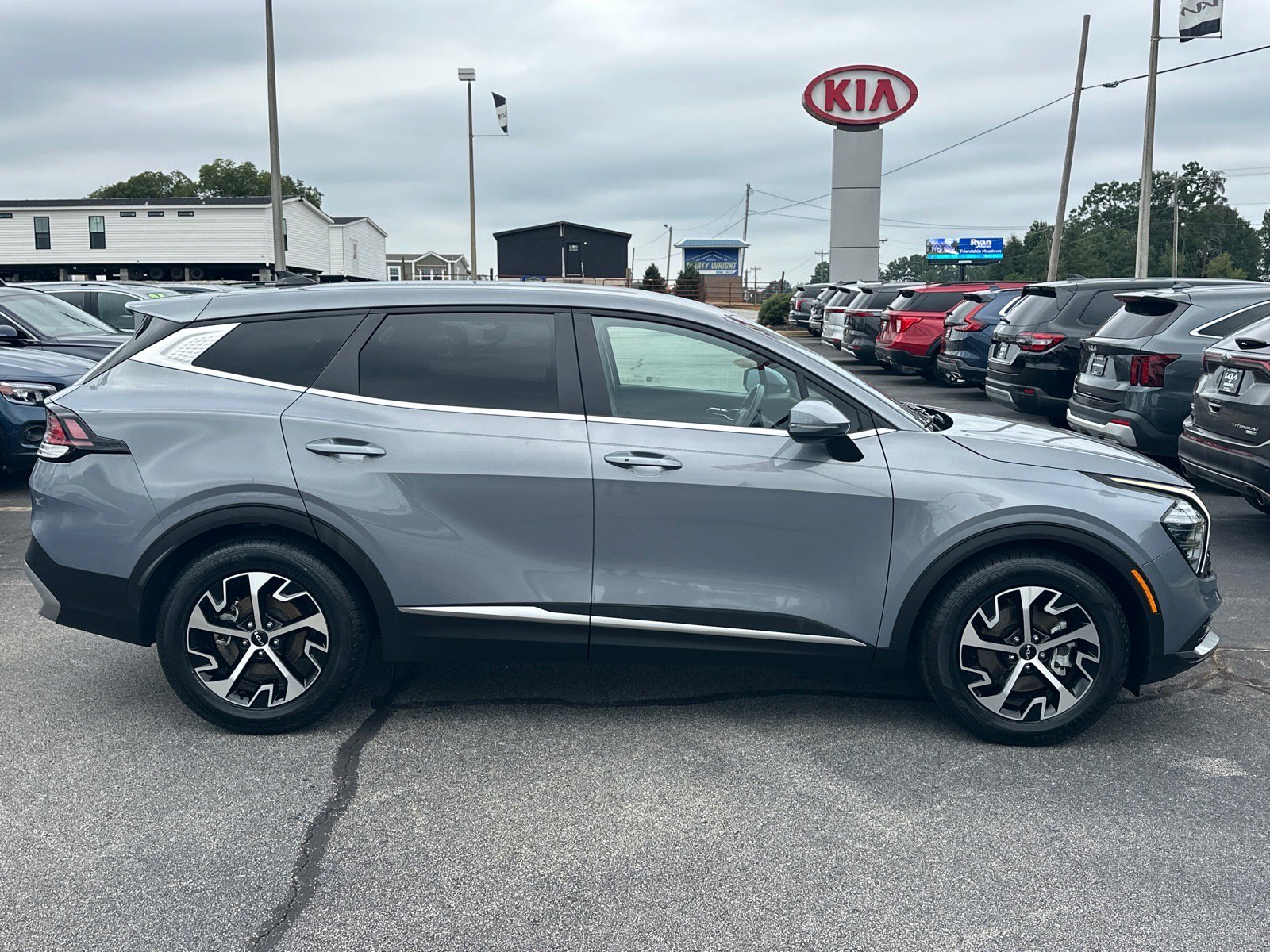 Certified 2024 Kia Sportage EX FWD image 2