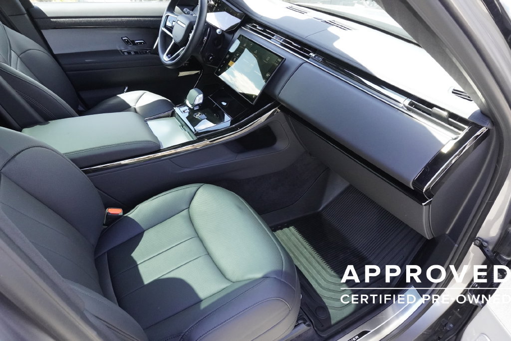 Used 2025 Land Rover Range Rover Sport SE AWD/4WD image 22