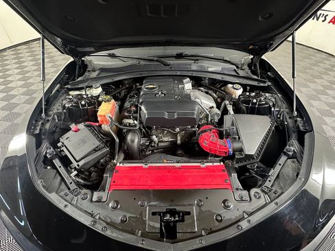 Used 2022 Chevrolet Camaro LT RWD image 12
