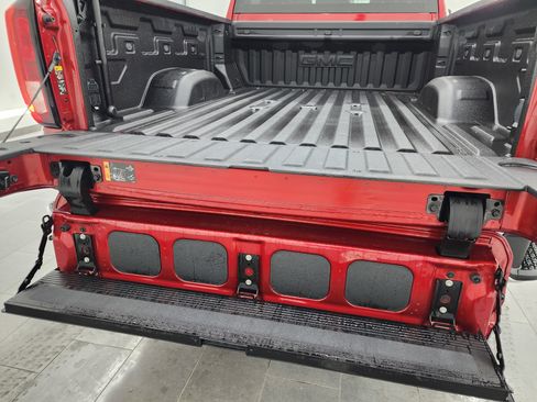 Used 2024 GMC Sierra 2500 SLE w/ SLE Value Package; image 31