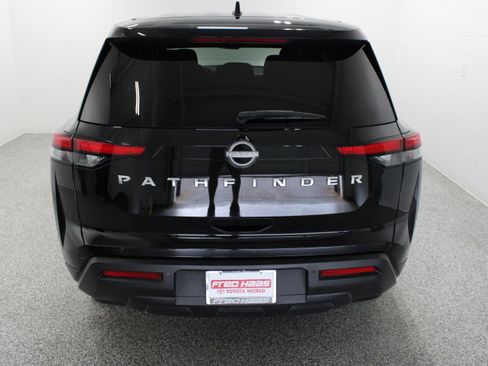 Used 2024 Nissan Pathfinder S FWD image 8