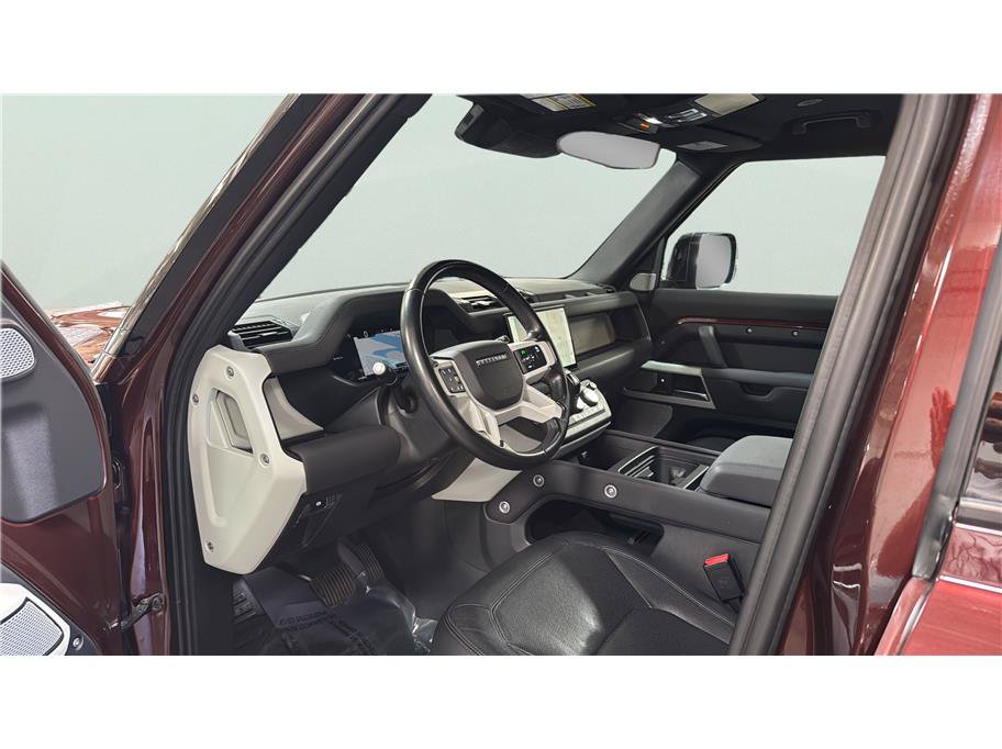 Used 2023 Land Rover Defender 130 SE AWD/4WD image 15