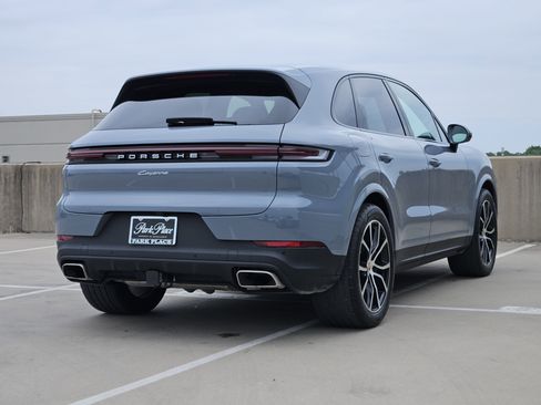 Used 2025 Porsche Cayenne AWD/4WD image 8