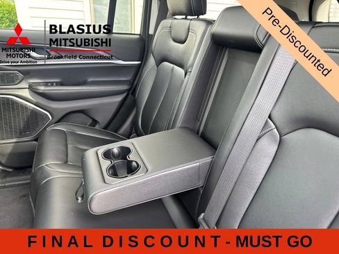 Used 2023 Jeep Grand Cherokee 4WD 4xe image 31