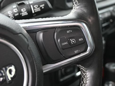 Used 2023 Jeep Wrangler Unlimited Sahara w/ Cold Weather Group AWD/4WD image 23