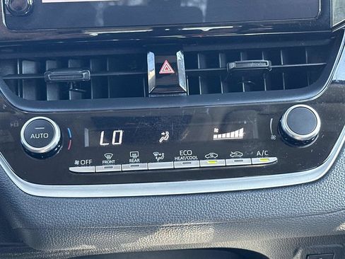 Used 2024 Toyota Corolla LE FWD image 37