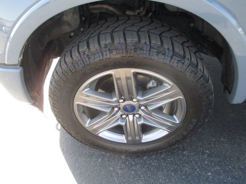 Used 2020 Ford F150 XLT w/ Equipment Group 302A Luxury AWD/4WD image 16