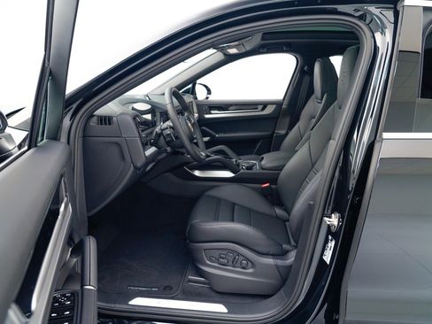 New 2026 Porsche Cayenne Coupe image 17