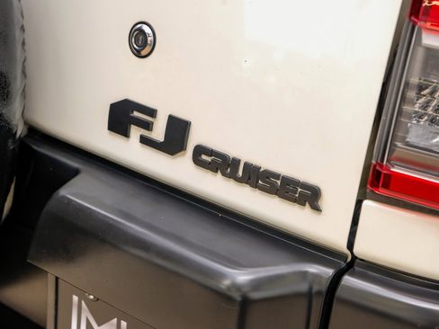 Used 2012 Toyota FJ Cruiser 4WD image 44