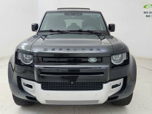 Used 2024 Land Rover Defender 110 S AWD/4WD image 2