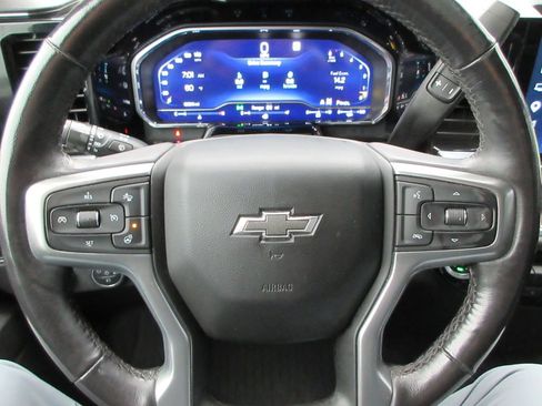 Certified 2022 Chevrolet Silverado 1500 RST AWD/4WD image 26