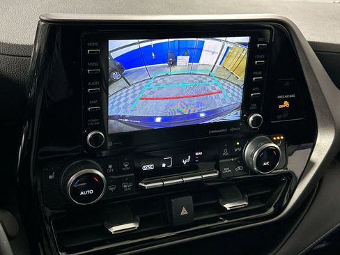 Used 2022 Toyota Highlander XLE image 24