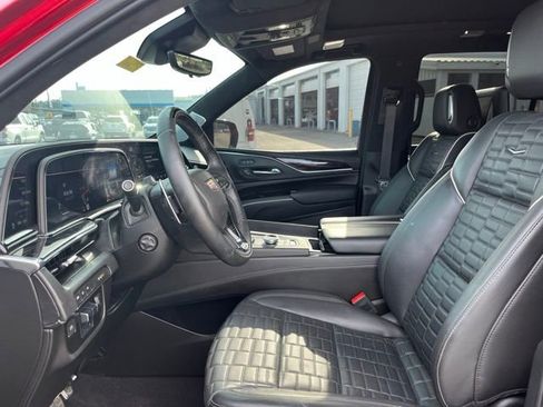 Used 2023 Cadillac Escalade V AWD/4WD image 7