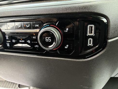 Used 2023 Chevrolet Silverado 1500 LT AWD/4WD image 23