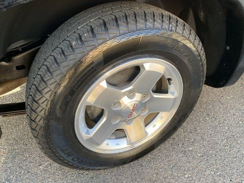 Used 2011 GMC Canyon SLE image 10