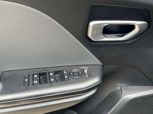 Used 2025 Kia K4 FWD image 25