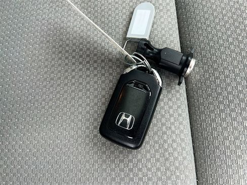 Used 2022 Honda HR-V EX image 33