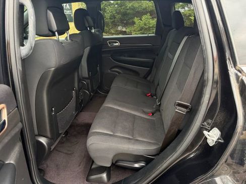 Used 2017 Jeep Grand Cherokee Laredo w/ Quick Order Package 23E image 7