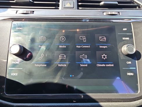 Used 2019 Volkswagen Tiguan SE image 23