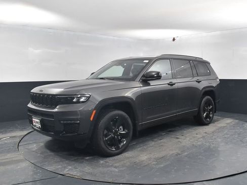 New 2025 Jeep Grand Cherokee L Limited w/ Black Appearance Package image 4