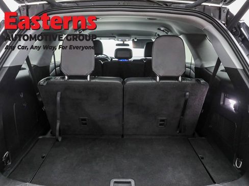 Used 2023 Ford Explorer XLT w/ Equipment Group 202A image 9