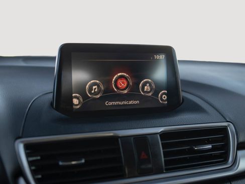 Used 2018 MAZDA MAZDA3 Touring image 8