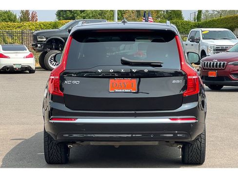 Used 2023 Volvo XC90 B5 Plus image 6
