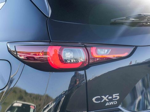 Used 2023 MAZDA CX-5 AWD 2.5 S w/ Premium Package image 9