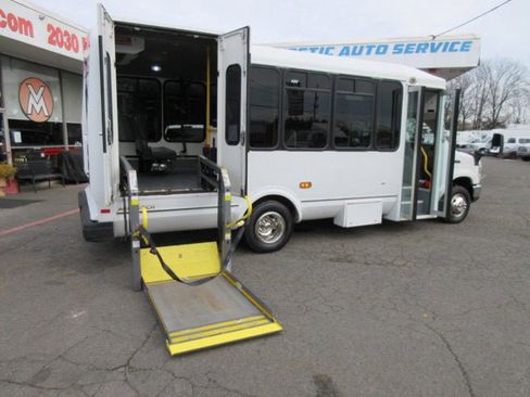 Used 2017 Ford E-450 and Econoline 450 Super Duty w/ Shuttle Bus Prep Package image 25